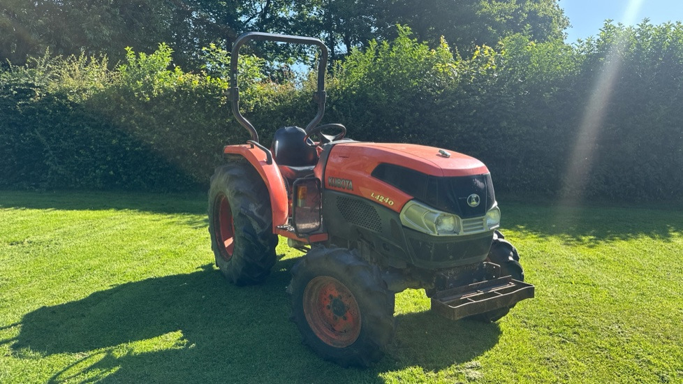 KUBOTA L4240 - Traktor: obrázok 1 KUBOTA L4240 - Traktor: obrázok 1