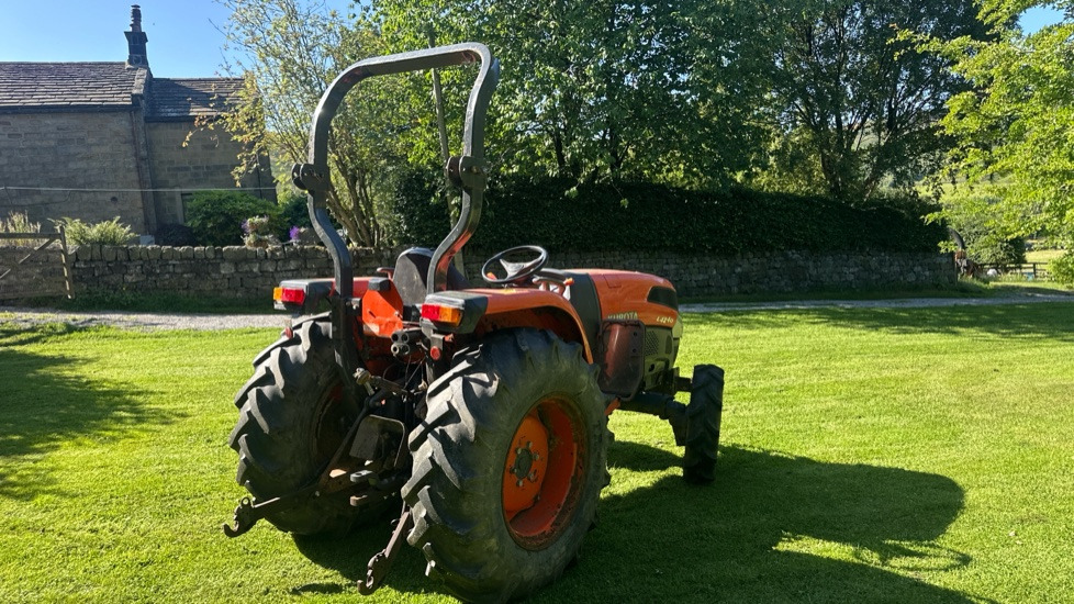 KUBOTA L4240 - Traktor: obrázok 4 KUBOTA L4240 - Traktor: obrázok 4