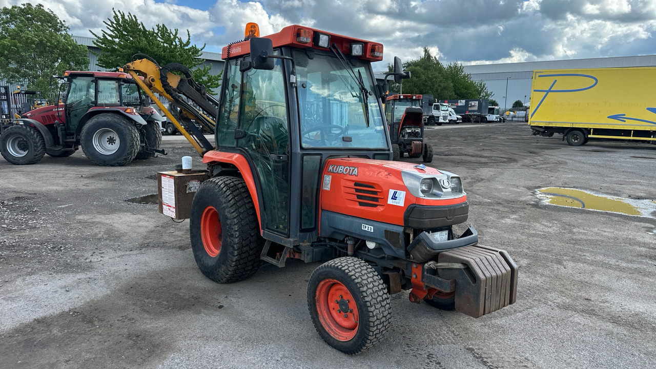 KUBOTA STV 36 - Traktor: obrázok 1 KUBOTA STV 36 - Traktor: obrázok 1
