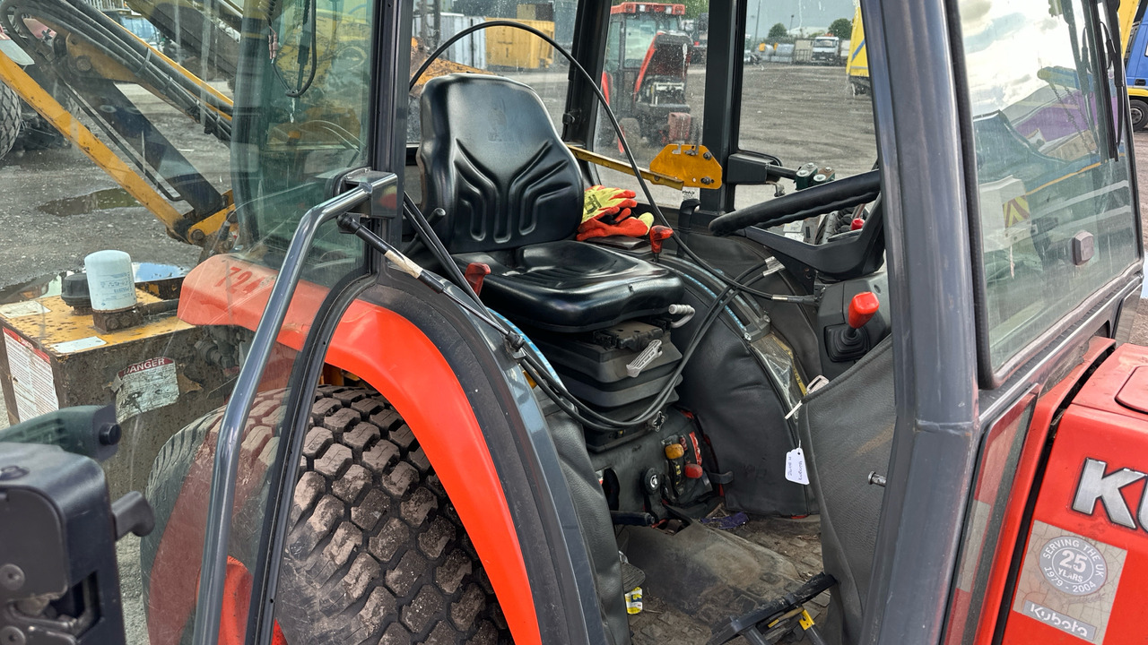 KUBOTA STV 36 - Traktor: obrázok 5 KUBOTA STV 36 - Traktor: obrázok 5