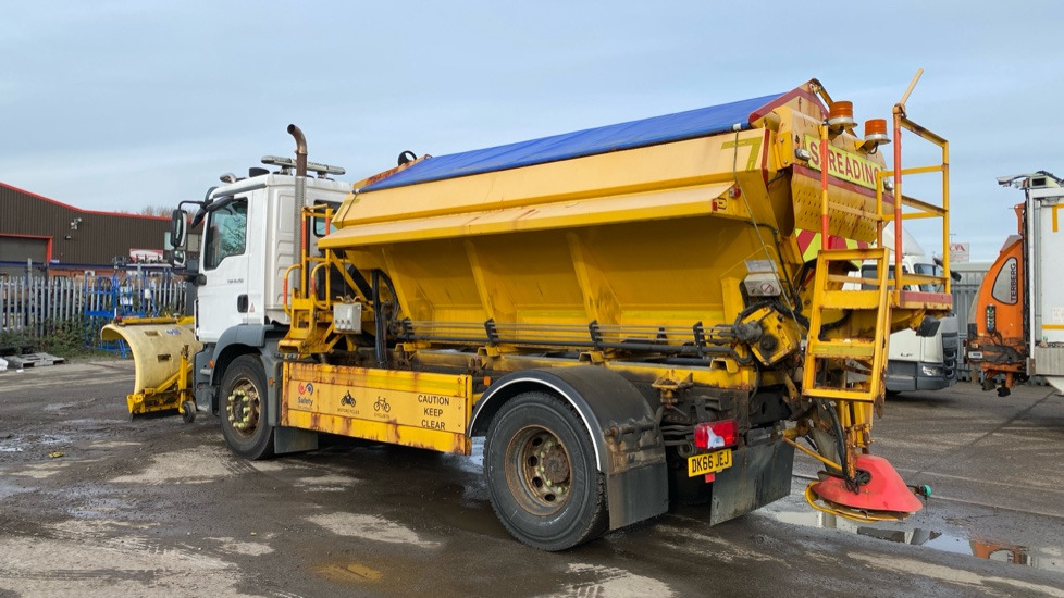 MAN TGM 18.250 - Vozidlo na odpratávanie snehu: obrázok 4 MAN TGM 18.250 - Vozidlo na odpratávanie snehu: obrázok 4