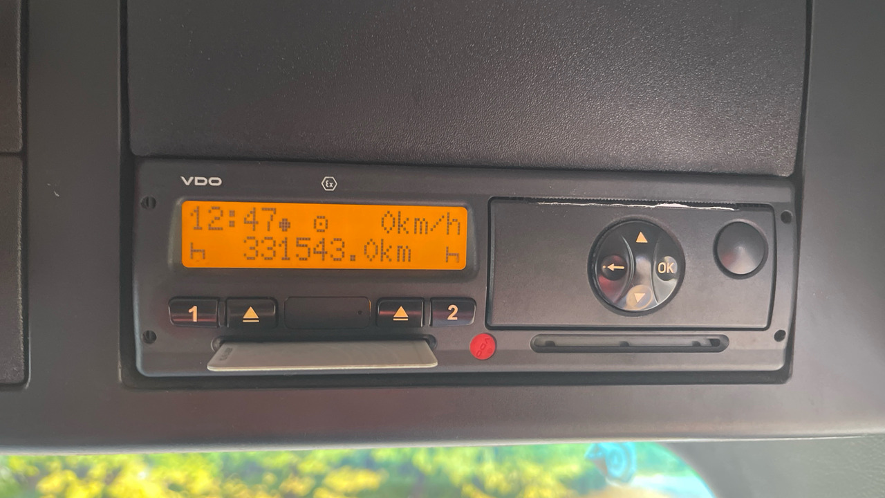 Plachtové nákladné vozidlo MERCEDES-BENZ ANTOS  1824: obrázok 9