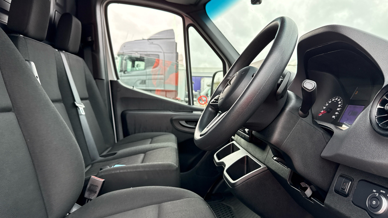 MERCEDES-BENZ SPRINTER 315 - Chladiarenská dodávka: obrázok 5 MERCEDES-BENZ SPRINTER 315 - Chladiarenská dodávka: obrázok 5