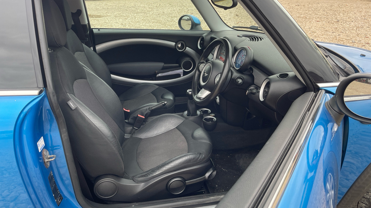 MINI COOPER S 1.6 - Hatchback: obrázok 5 MINI COOPER S 1.6 - Hatchback: obrázok 5