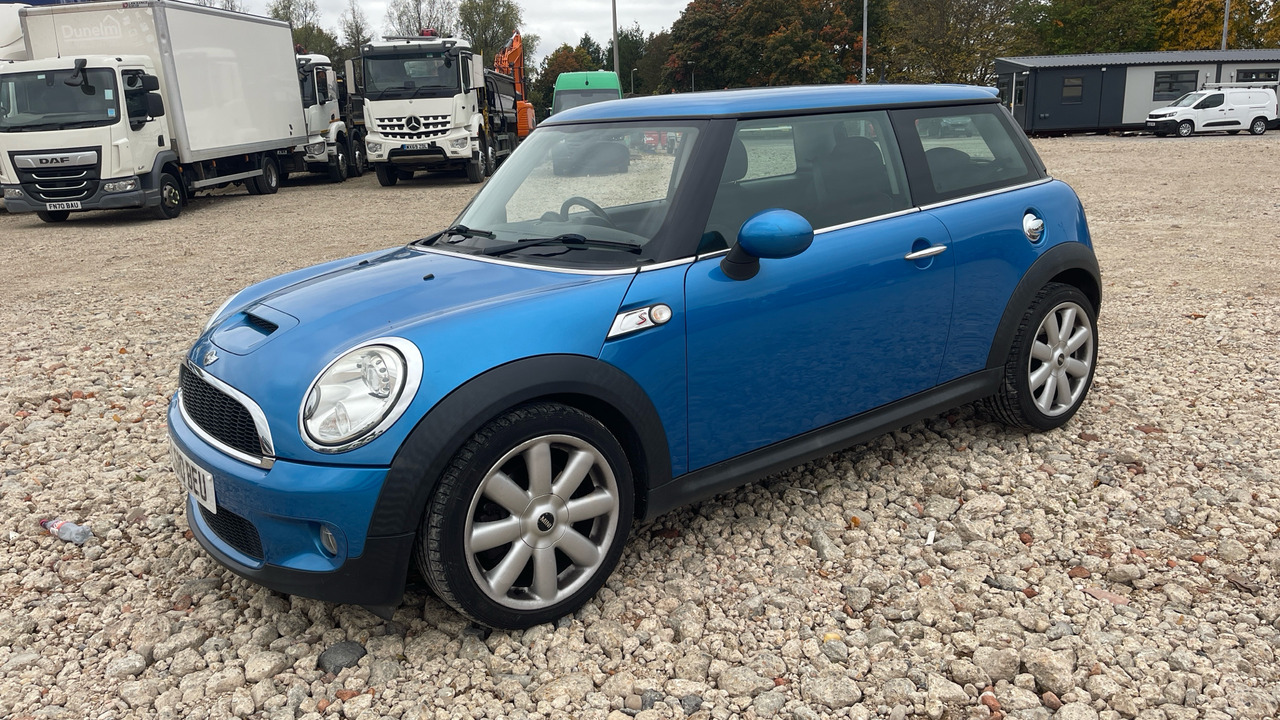 MINI COOPER S 1.6 - Hatchback: obrázok 2 MINI COOPER S 1.6 - Hatchback: obrázok 2