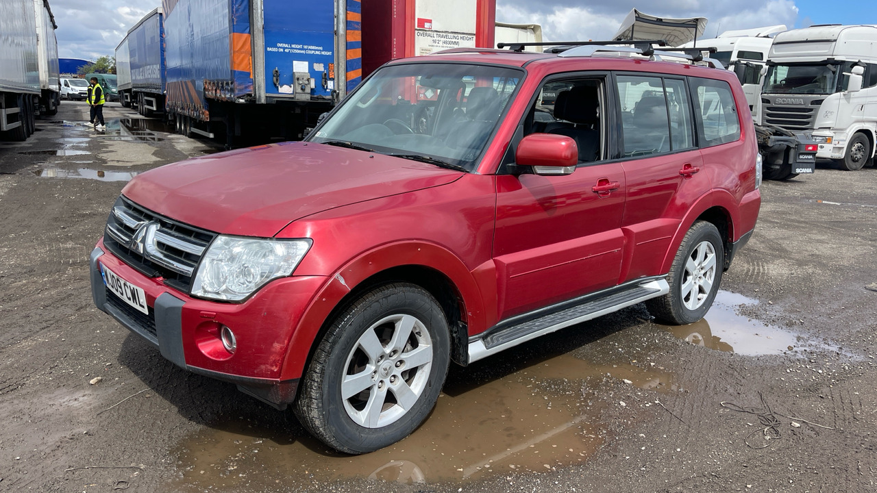 MITSUBISHI SHOGUN 3.2 DI-DC ELEGANCE - SUV: obrázok 2 MITSUBISHI SHOGUN 3.2 DI-DC ELEGANCE - SUV: obrázok 2