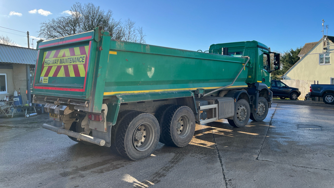 Mercedes-Benz Arocs 3240 - Sklápač: obrázok 4 Mercedes-Benz Arocs 3240 - Sklápač: obrázok 4