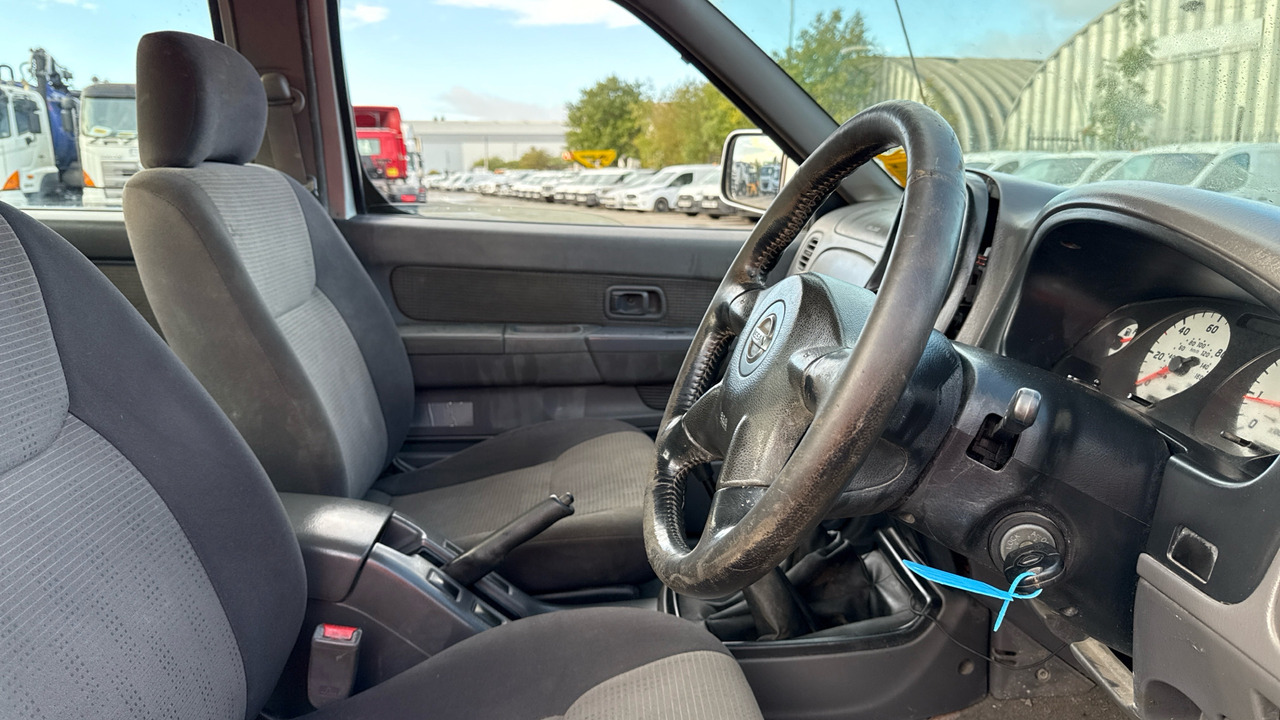 NISSAN D22 2.5 DI - Pick-up, Dodávkа s dvojitou kabínou: obrázok 5 NISSAN D22 2.5 DI - Pick-up, Dodávkа s dvojitou kabínou: obrázok 5