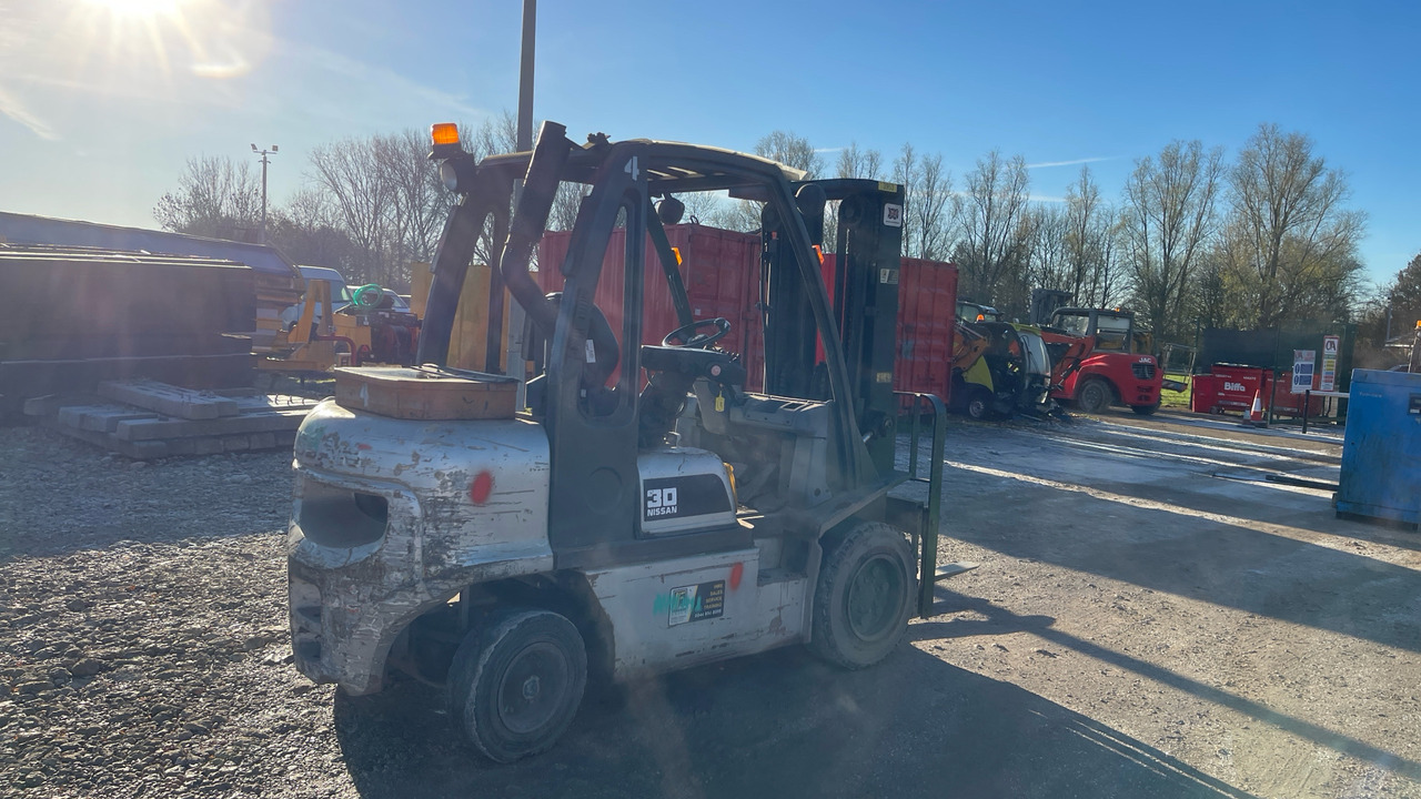 NISSAN YG1D2A300 - Dieselový vysokozdvižný vozík: obrázok 3 NISSAN YG1D2A300 - Dieselový vysokozdvižný vozík: obrázok 3