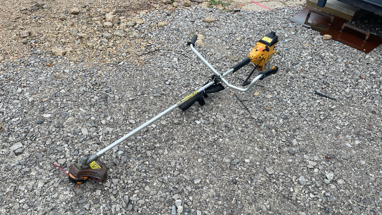 PARTNER N325 STRIMMER - Stavebné zariadenia: obrázok 1 PARTNER N325 STRIMMER - Stavebné zariadenia: obrázok 1