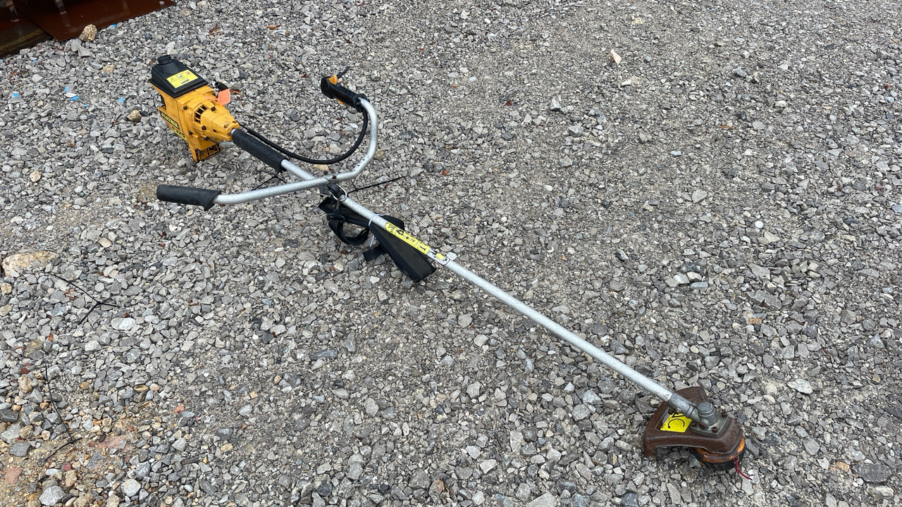 PARTNER N325 STRIMMER - Stavebné zariadenia: obrázok 2 PARTNER N325 STRIMMER - Stavebné zariadenia: obrázok 2