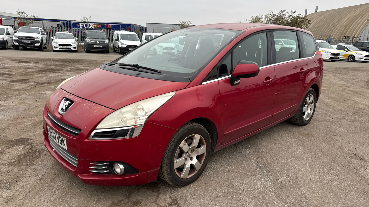 PEUGEOT 5008 2.0 HDI 150PS - Automobil: obrázok 2 PEUGEOT 5008 2.0 HDI 150PS - Automobil: obrázok 2