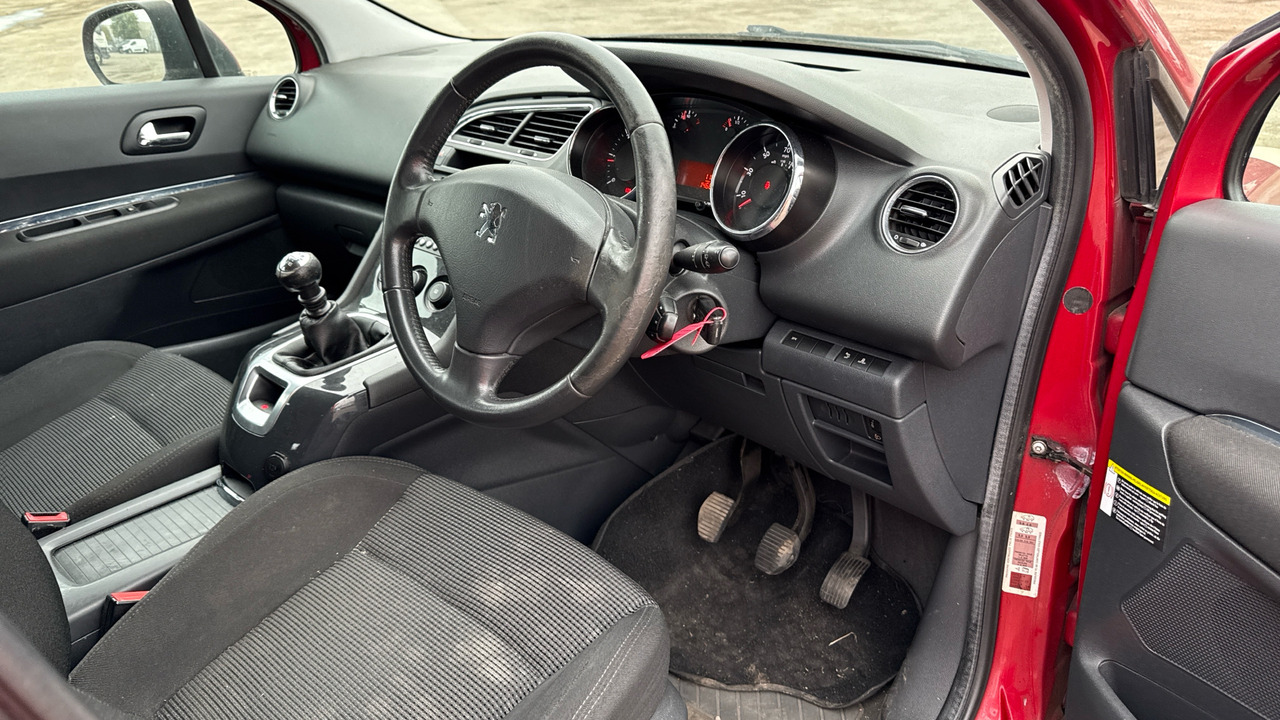 PEUGEOT 5008 2.0 HDI 150PS - Automobil: obrázok 5 PEUGEOT 5008 2.0 HDI 150PS - Automobil: obrázok 5