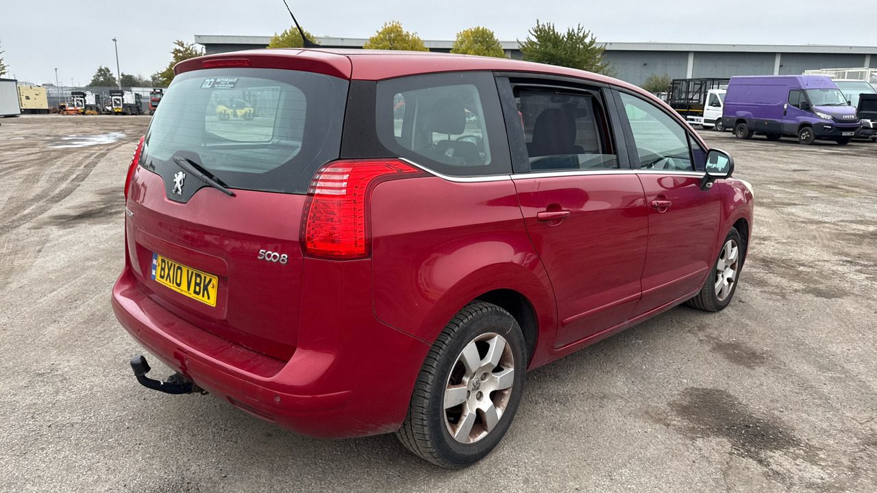 PEUGEOT 5008 2.0 HDI 150PS - Automobil: obrázok 4 PEUGEOT 5008 2.0 HDI 150PS - Automobil: obrázok 4