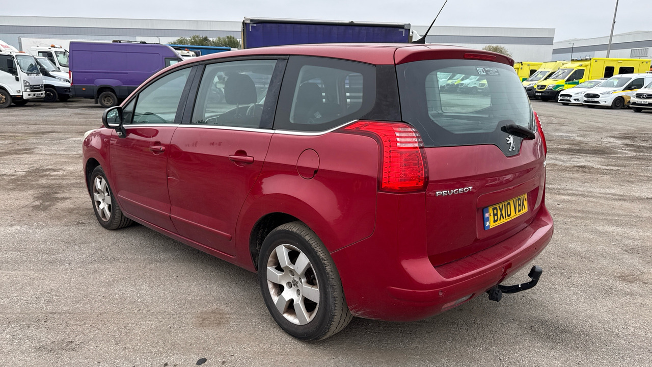 PEUGEOT 5008 2.0 HDI 150PS - Automobil: obrázok 3 PEUGEOT 5008 2.0 HDI 150PS - Automobil: obrázok 3