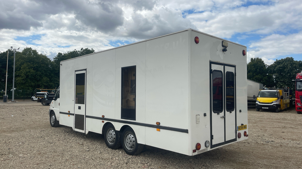 PEUGEOT BOXER 2.8 350 HDI - Dodávka skriňová nadstavba: obrázok 3 PEUGEOT BOXER 2.8 350 HDI - Dodávka skriňová nadstavba: obrázok 3
