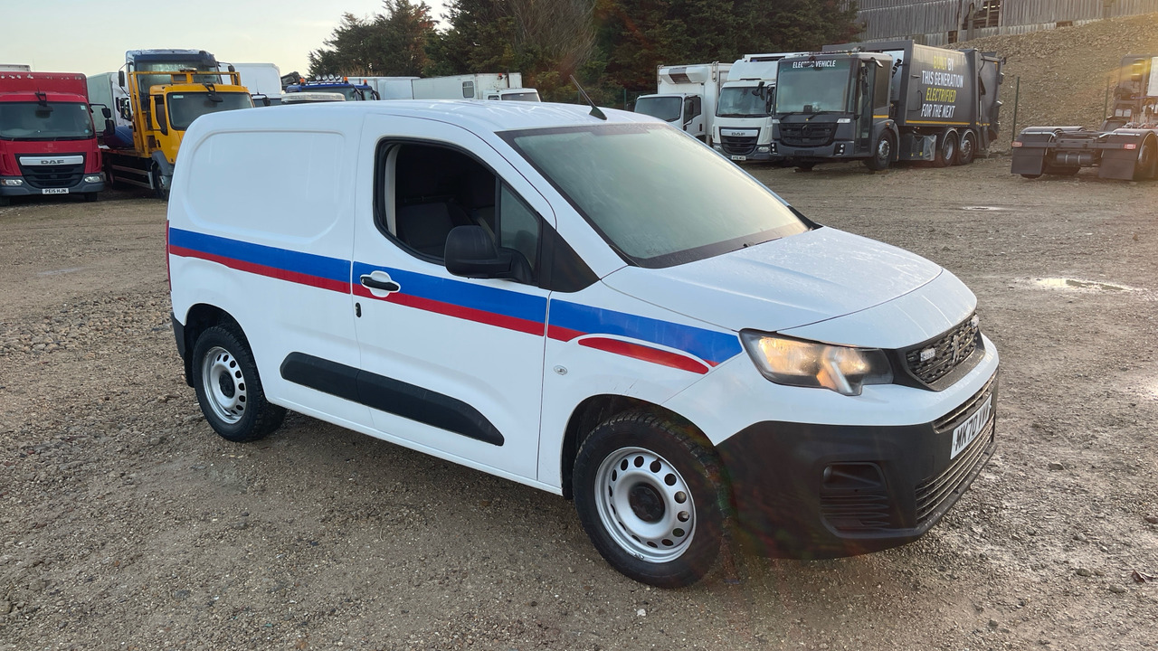 PEUGEOT PARTNER 1000 1.5 BlueHDi 100PS - Malá dodávka: obrázok 1 PEUGEOT PARTNER 1000 1.5 BlueHDi 100PS - Malá dodávka: obrázok 1