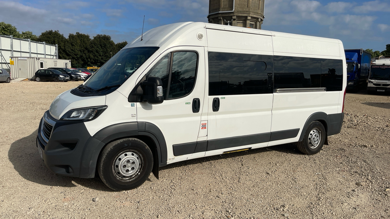 Peugeot Boxer 2.0 BLUE HDI 130PS - Sanitka: obrázok 2 Peugeot Boxer 2.0 BLUE HDI 130PS - Sanitka: obrázok 2