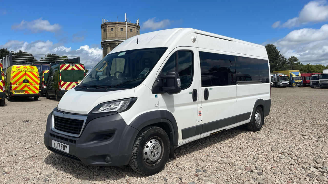Peugeot Boxer 2.0 BLUE HDI 130PS - Sanitka: obrázok 2 Peugeot Boxer 2.0 BLUE HDI 130PS - Sanitka: obrázok 2