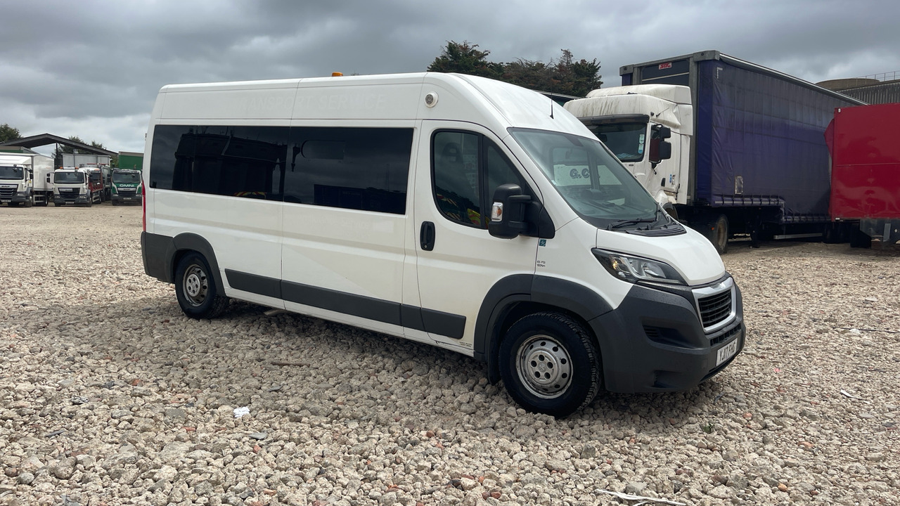 Peugeot Boxer 2.0 BLUE HDI 130PS - Sanitka: obrázok 1 Peugeot Boxer 2.0 BLUE HDI 130PS - Sanitka: obrázok 1