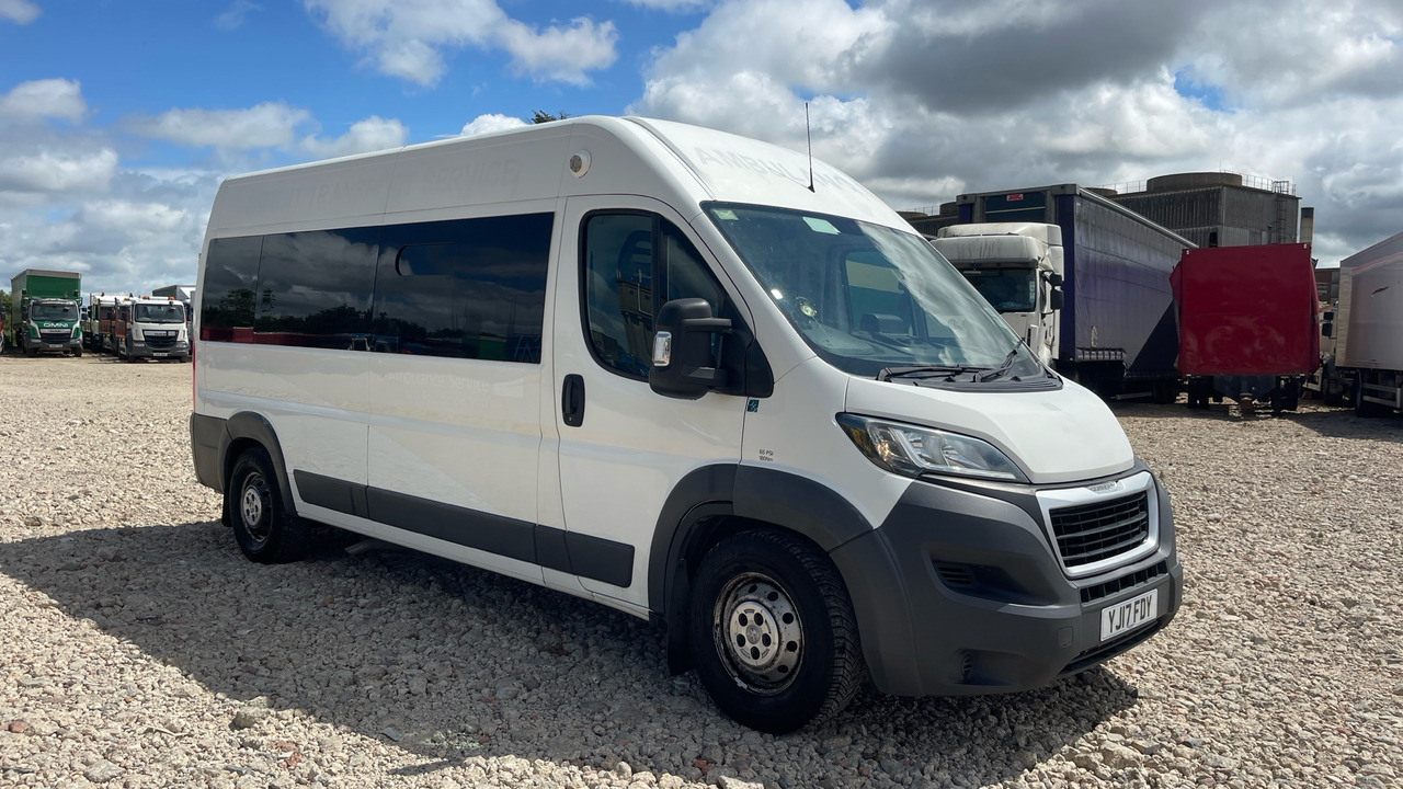 Peugeot Boxer 2.0 BLUE HDI 130PS - Sanitka: obrázok 1 Peugeot Boxer 2.0 BLUE HDI 130PS - Sanitka: obrázok 1