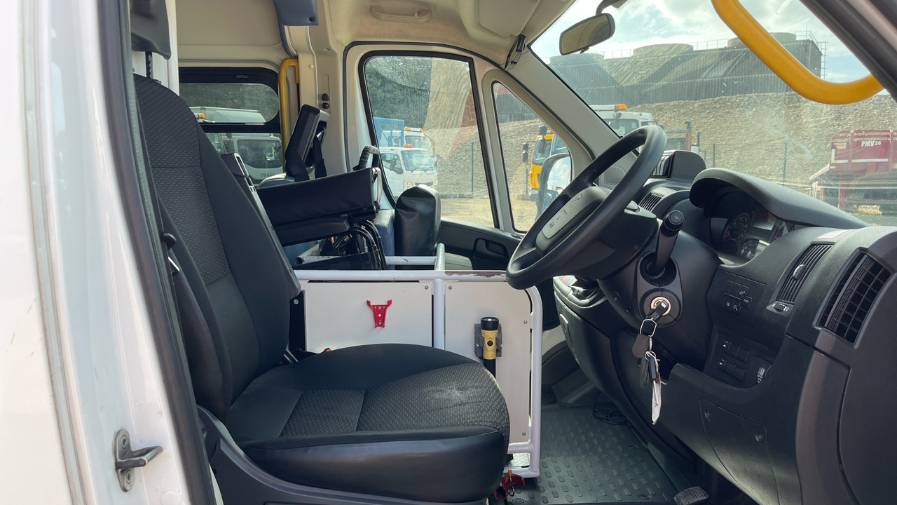 Peugeot Boxer 2.0 BLUE HDI 130PS - Sanitka: obrázok 5 Peugeot Boxer 2.0 BLUE HDI 130PS - Sanitka: obrázok 5