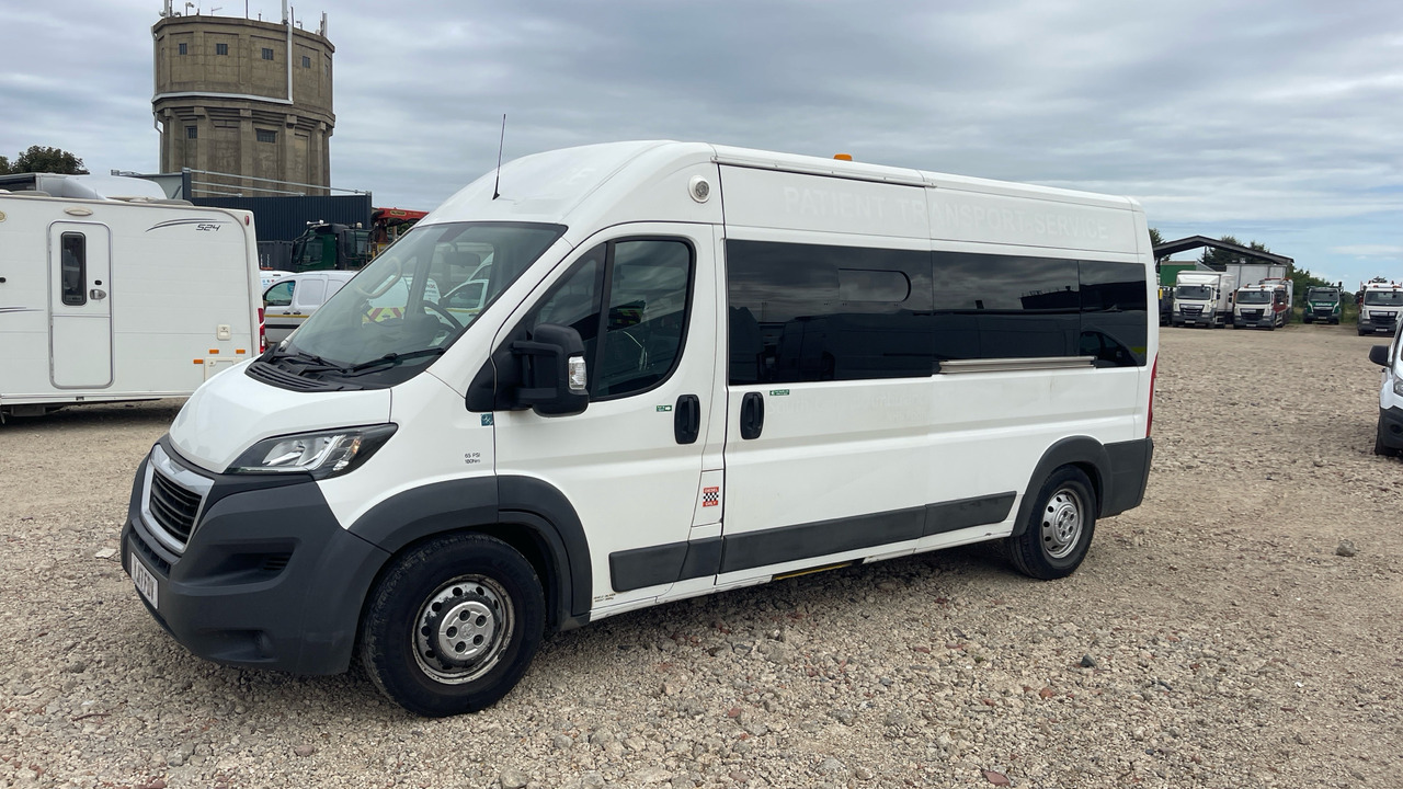 Peugeot Boxer 2.0 BLUEHDI 130PS - Sanitka: obrázok 2 Peugeot Boxer 2.0 BLUEHDI 130PS - Sanitka: obrázok 2