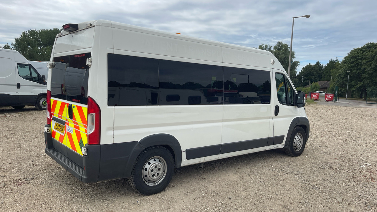 Peugeot Boxer 2.0 BLUEHDI 130PS - Sanitka: obrázok 4 Peugeot Boxer 2.0 BLUEHDI 130PS - Sanitka: obrázok 4