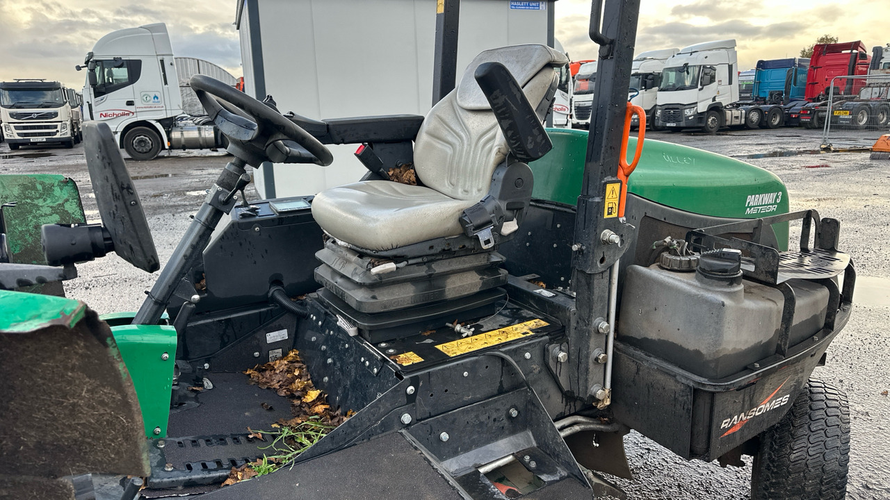 RANSOMES PARKWAY 3 METEOR - Záhradná kosačka: obrázok 5 RANSOMES PARKWAY 3 METEOR - Záhradná kosačka: obrázok 5