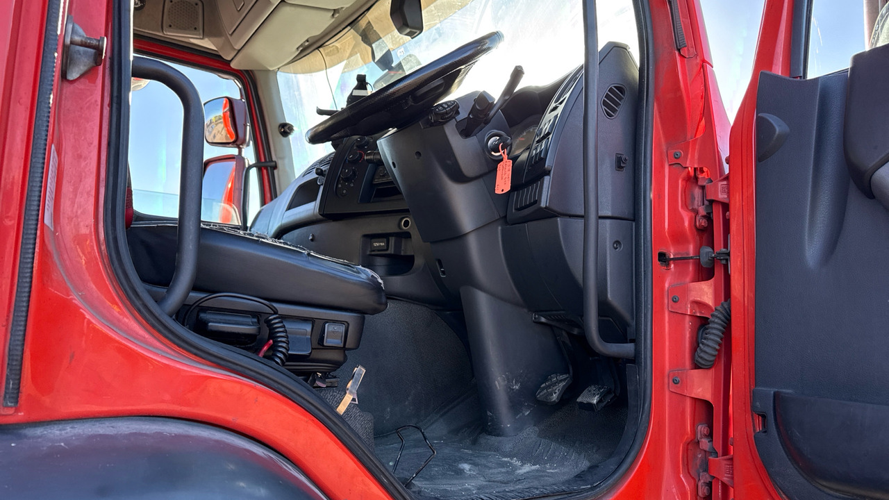 RENAULT D 26 - Plachtové nákladné vozidlo: obrázok 5 RENAULT D 26 - Plachtové nákladné vozidlo: obrázok 5