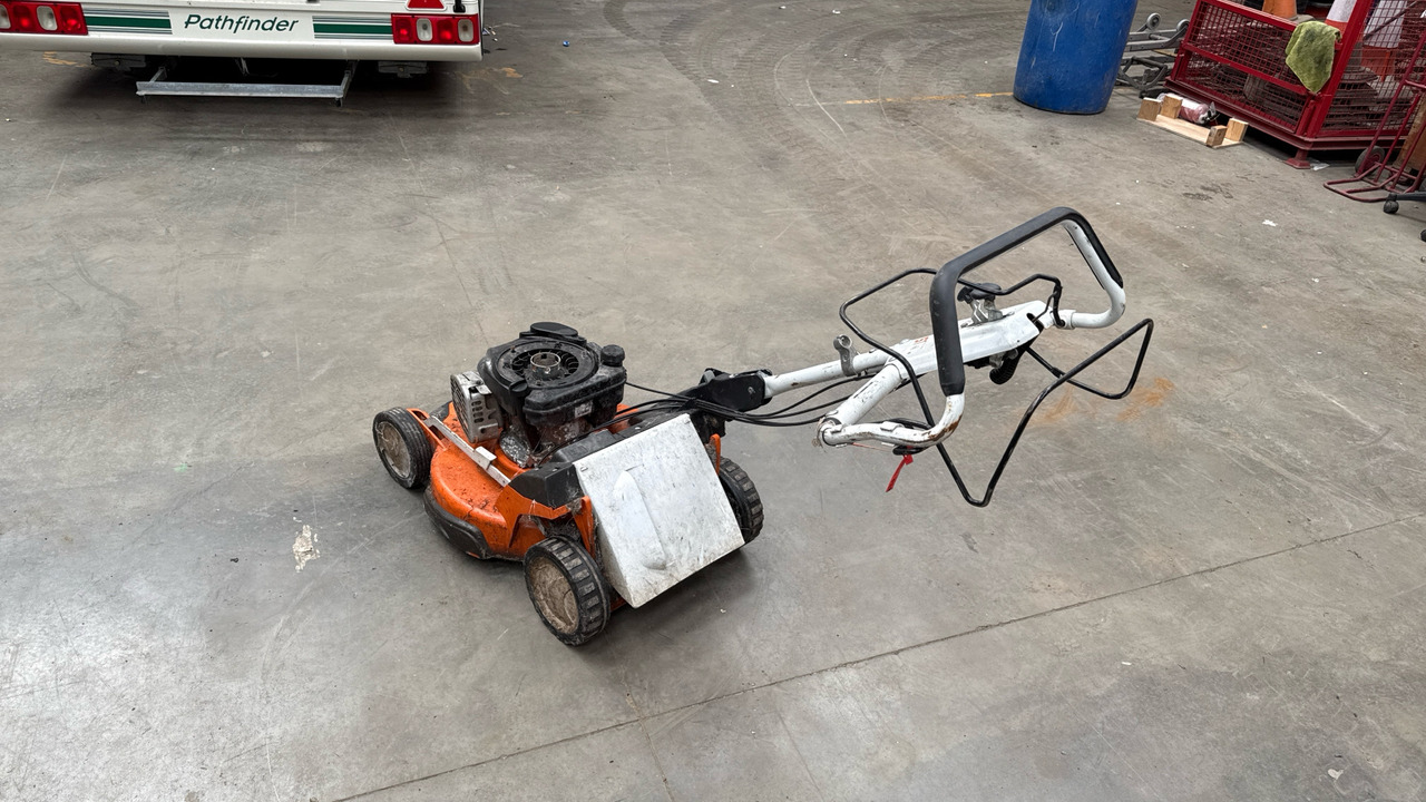 STIHL - Záhradná kosačka: obrázok 1 STIHL - Záhradná kosačka: obrázok 1