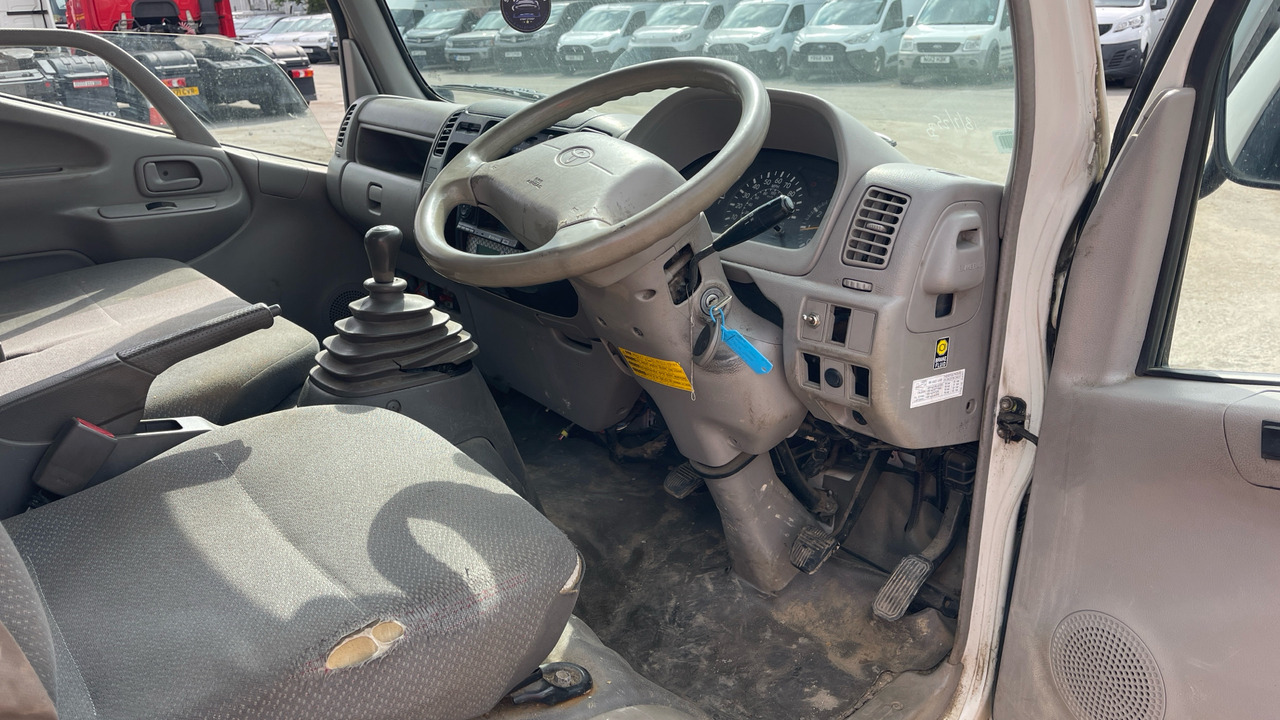 TOYOTA DYNA 300 D-4D 136HP - Pojazdná predajňa: obrázok 5 TOYOTA DYNA 300 D-4D 136HP - Pojazdná predajňa: obrázok 5