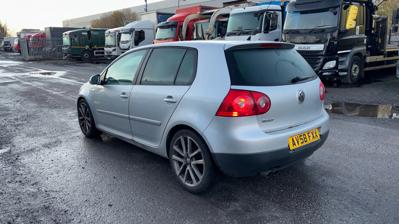 VOLKSWAGEN GOLF 2.0 GT Sport TDI 170 DPF - Hatchback: obrázok 3 VOLKSWAGEN GOLF 2.0 GT Sport TDI 170 DPF - Hatchback: obrázok 3