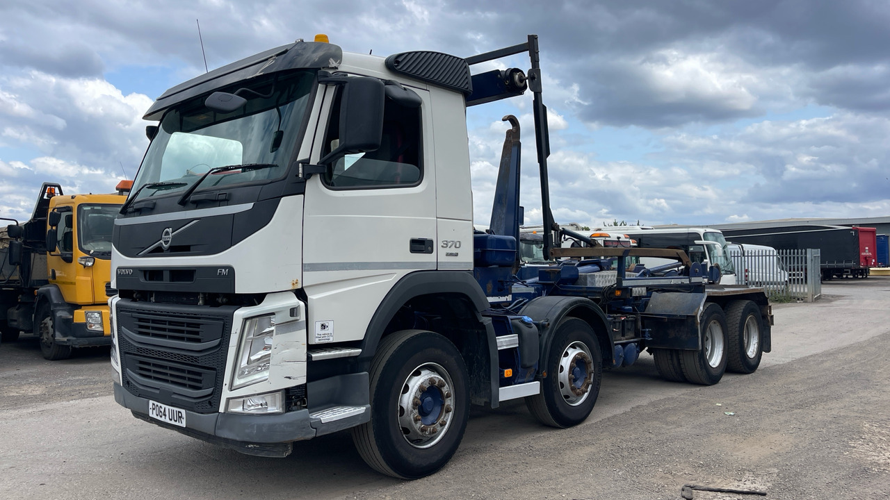 VOLVO FM 370 - Hákový nosič kontajnerov: obrázok 2 VOLVO FM 370 - Hákový nosič kontajnerov: obrázok 2