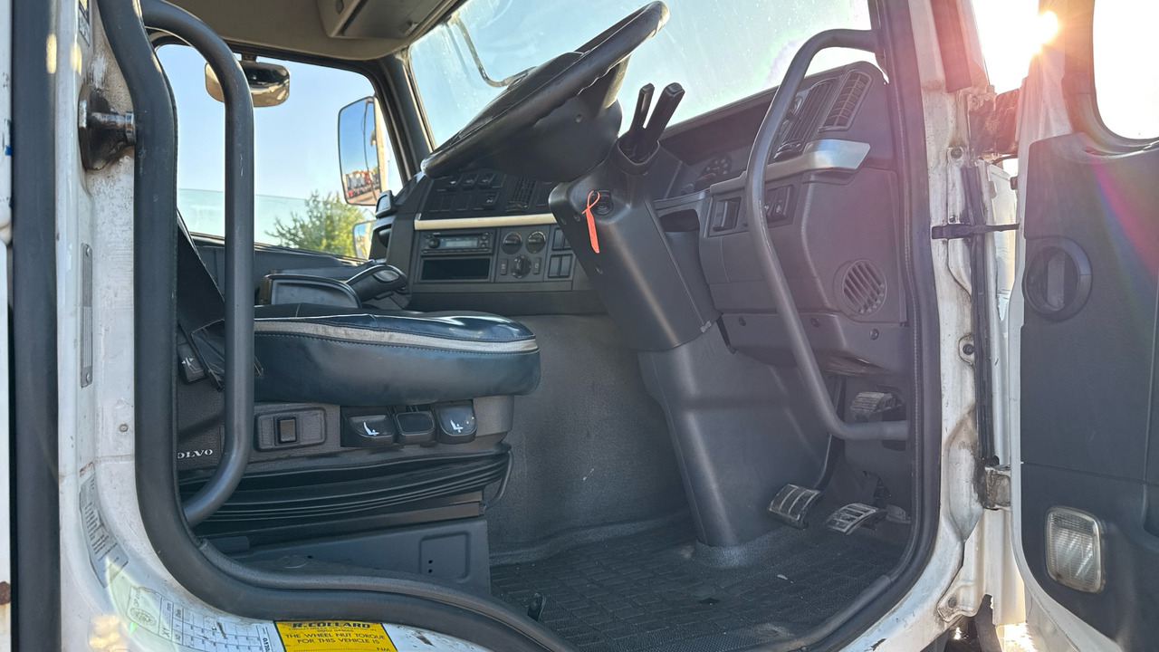 Volvo FMX 380 - Hákový nosič kontajnerov: obrázok 5 Volvo FMX 380 - Hákový nosič kontajnerov: obrázok 5