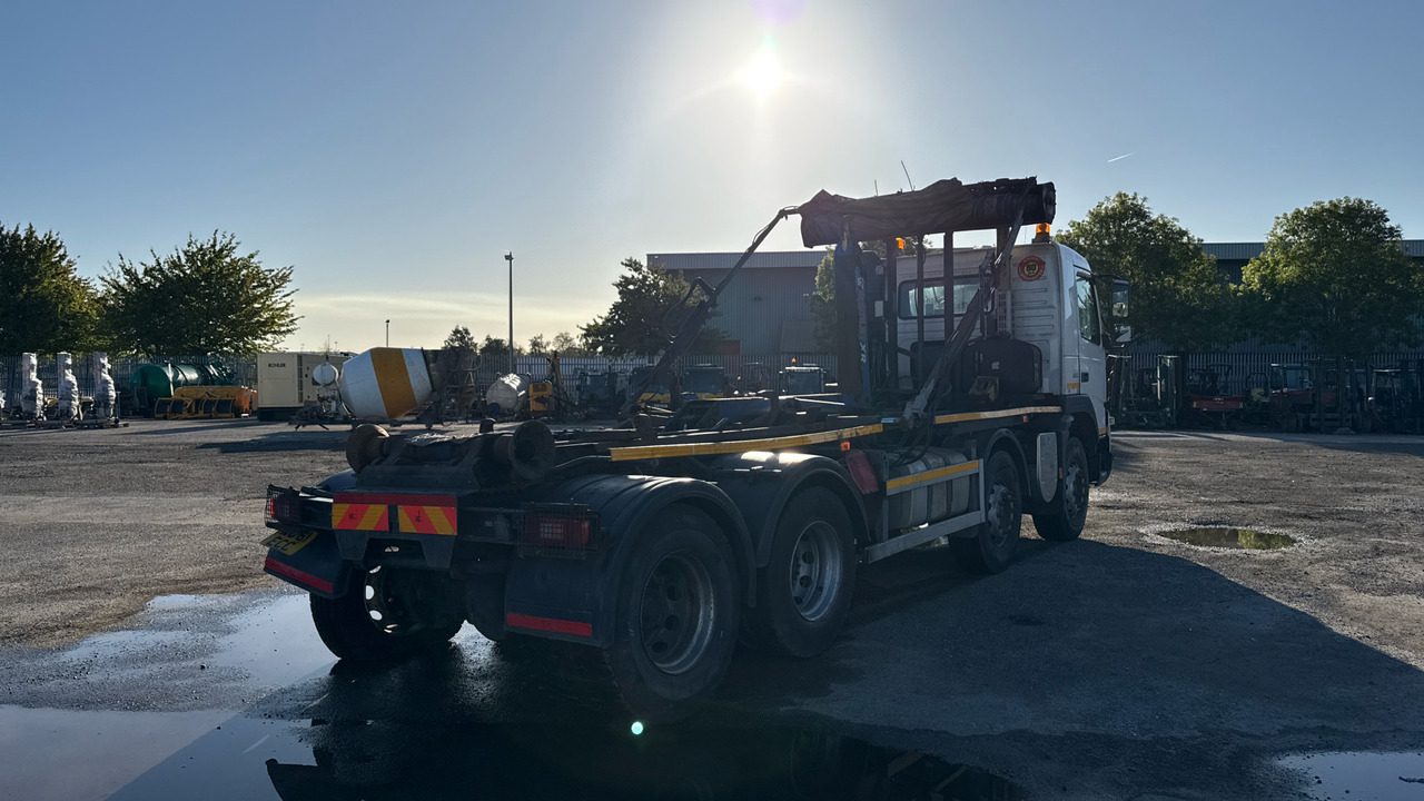 Volvo FMX 380 - Hákový nosič kontajnerov: obrázok 4 Volvo FMX 380 - Hákový nosič kontajnerov: obrázok 4