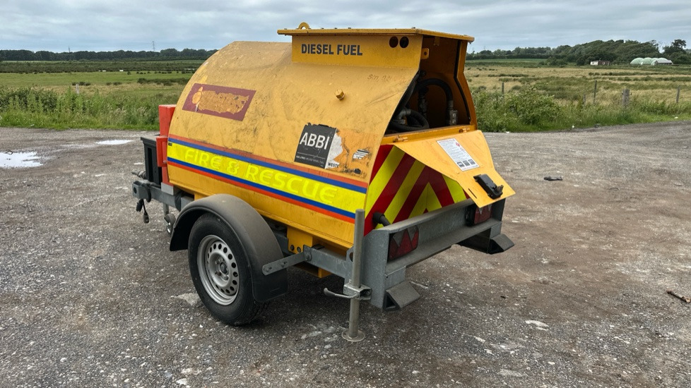 WESTERN FUEL BOWSER 210 - Stavebné zariadenia: obrázok 2 WESTERN FUEL BOWSER 210 - Stavebné zariadenia: obrázok 2