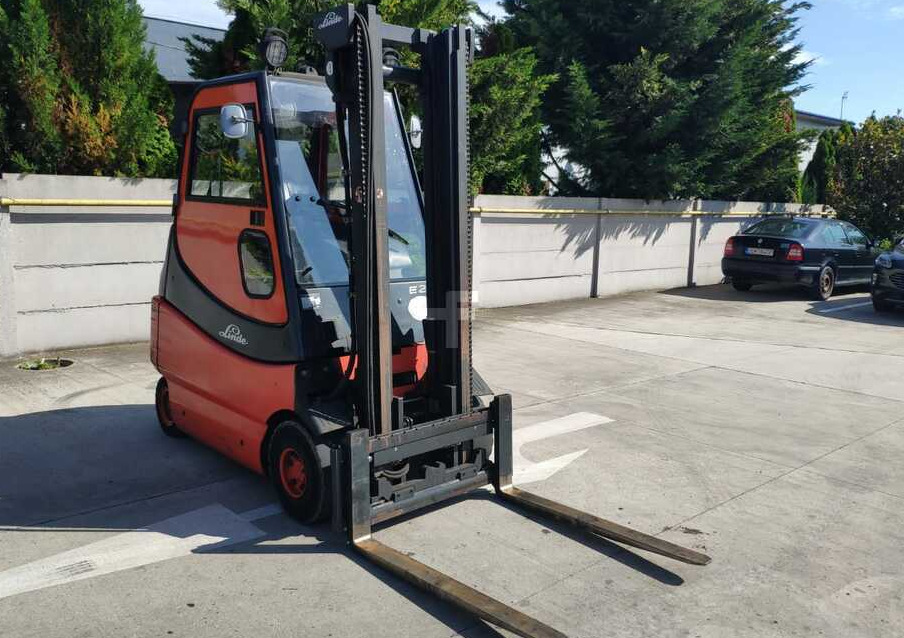 Linde E25, battery 2019 - Elektrický vysokozdvižný vozík: obrázok 4 Linde E25, battery 2019 - Elektrický vysokozdvižný vozík: obrázok 4