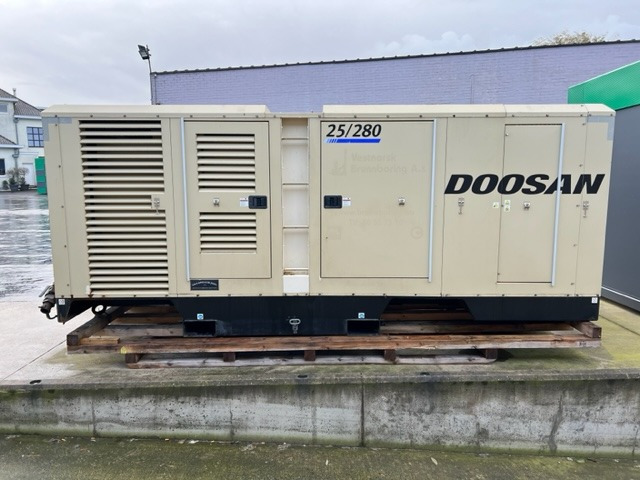 Doosan 25/280 XHP1000WCAT-T4 - Vzduchový kompresor: obrázok 3 Doosan 25/280 XHP1000WCAT-T4 - Vzduchový kompresor: obrázok 3