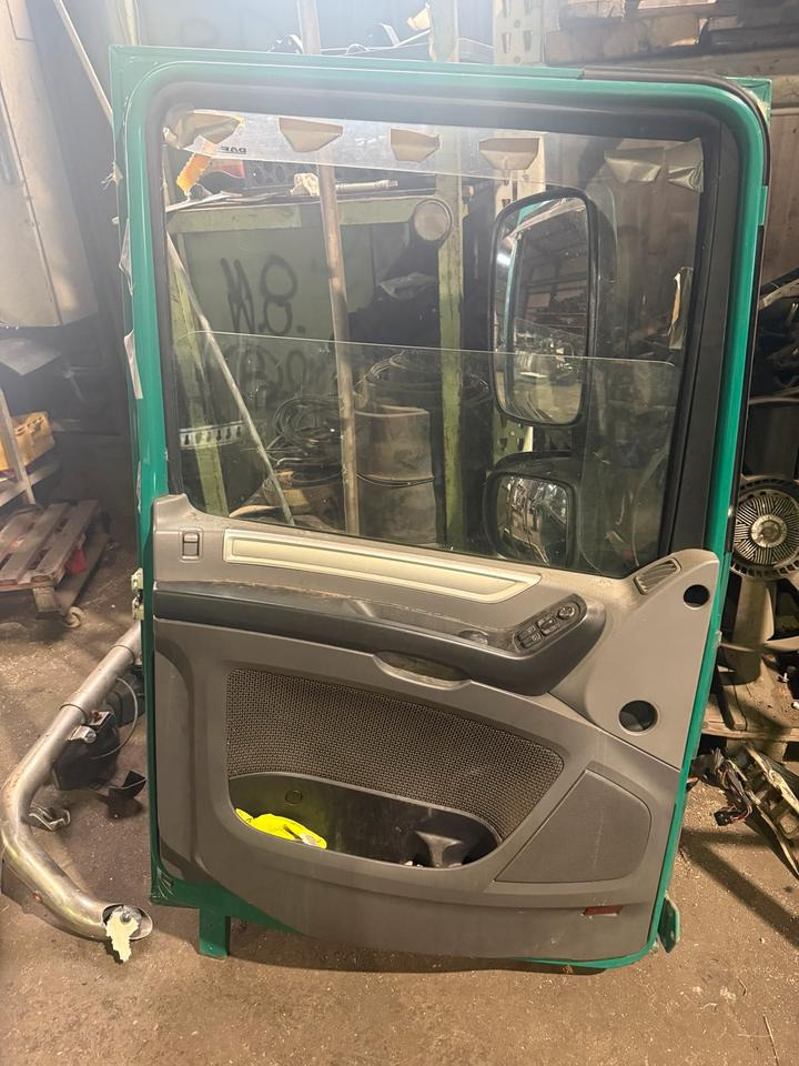 DAF XF 460 EU6 Fahrertür Grün Links Spiegel Innenverkleidung - Dvere a diely pre Nákladné auto: obrázok 2 DAF XF 460 EU6 Fahrertür Grün Links Spiegel Innenverkleidung - Dvere a diely pre Nákladné auto: obrázok 2