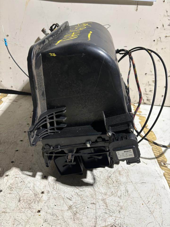 MAN TGA Innenraum Gebläse/Heizung 81.61900.6365 - Ventilátor pre Nákladné auto: obrázok 4 MAN TGA Innenraum Gebläse/Heizung 81.61900.6365 - Ventilátor pre Nákladné auto: obrázok 4