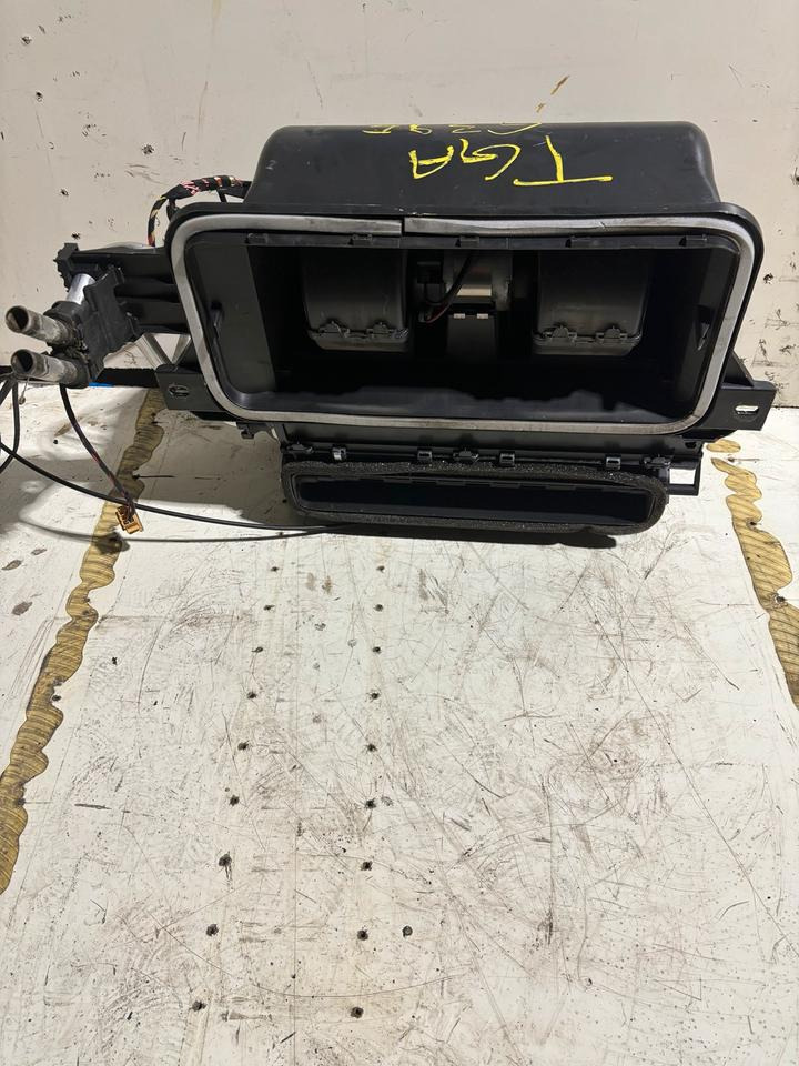 MAN TGA Innenraum Gebläse/Heizung 81.61900.6395 - Ventilátor pre Nákladné auto: obrázok 2 MAN TGA Innenraum Gebläse/Heizung 81.61900.6395 - Ventilátor pre Nákladné auto: obrázok 2