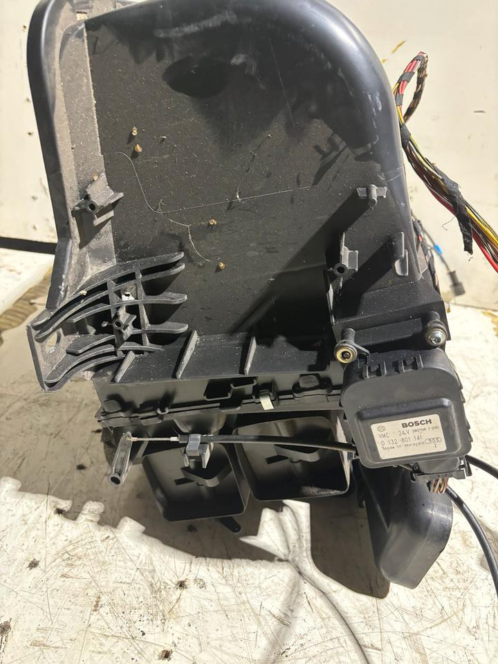 MAN TGA Innenraum Gebläse/Heizung 81.61900.6395 - Ventilátor pre Nákladné auto: obrázok 4 MAN TGA Innenraum Gebläse/Heizung 81.61900.6395 - Ventilátor pre Nákladné auto: obrázok 4