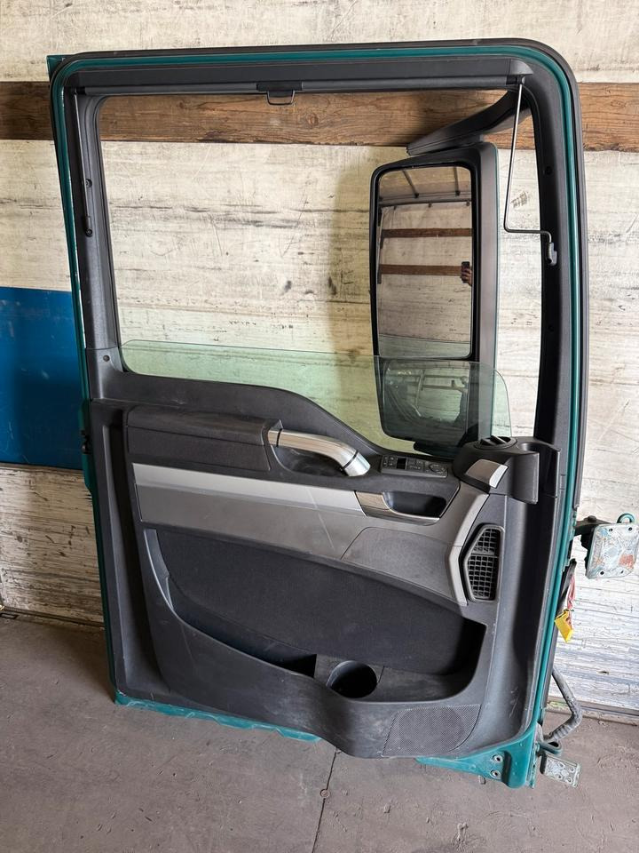 MAN TGX Fahrertür Grün Spiegel Innenverkleidung LN 60 - Dvere a diely pre Nákladné auto: obrázok 2 MAN TGX Fahrertür Grün Spiegel Innenverkleidung LN 60 - Dvere a diely pre Nákladné auto: obrázok 2