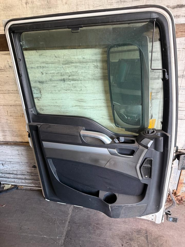 MAN TGX Fahrertür Weiß mit Spiegel Innenverkleidung LN 84 - Dvere a diely pre Nákladné auto: obrázok 2 MAN TGX Fahrertür Weiß mit Spiegel Innenverkleidung LN 84 - Dvere a diely pre Nákladné auto: obrázok 2