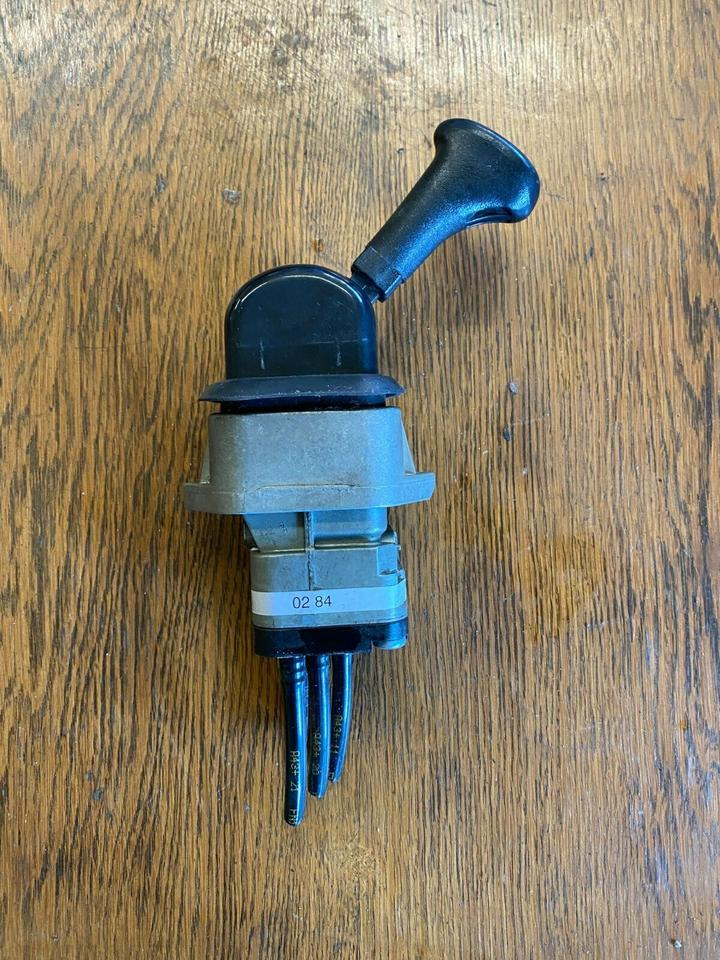 Mercedes Actros MP2 Handknorrbremse A 000 420 02 84 - Radiaca páka pre Nákladné auto: obrázok 2 Mercedes Actros MP2 Handknorrbremse A 000 420 02 84 - Radiaca páka pre Nákladné auto: obrázok 2