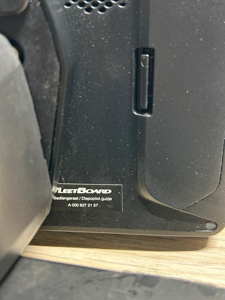 Mercedes Actros MP4 FleetBoard Monitor Display A0008272157 - Tachograf pre Nákladné auto: obrázok 4 Mercedes Actros MP4 FleetBoard Monitor Display A0008272157 - Tachograf pre Nákladné auto: obrázok 4