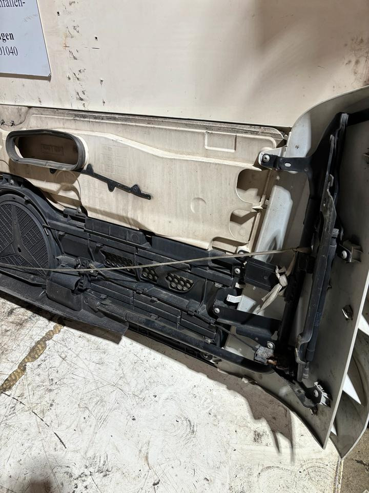 Mercedes Actros MP4 Motorhaube A9607500409 - Kapota pre Nákladné auto: obrázok 5 Mercedes Actros MP4 Motorhaube A9607500409 - Kapota pre Nákladné auto: obrázok 5