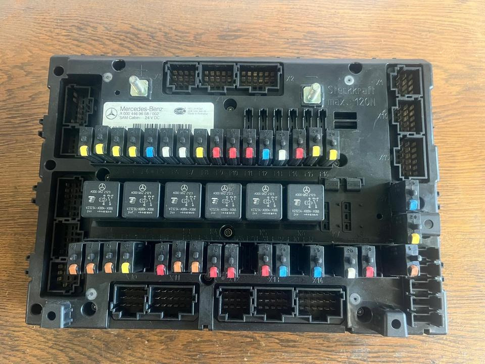 Mercedes Actros MP4 SAM Cabin Sicherungskasten A0004469658 - Poistka pre Nákladné auto: obrázok 2 Mercedes Actros MP4 SAM Cabin Sicherungskasten A0004469658 - Poistka pre Nákladné auto: obrázok 2