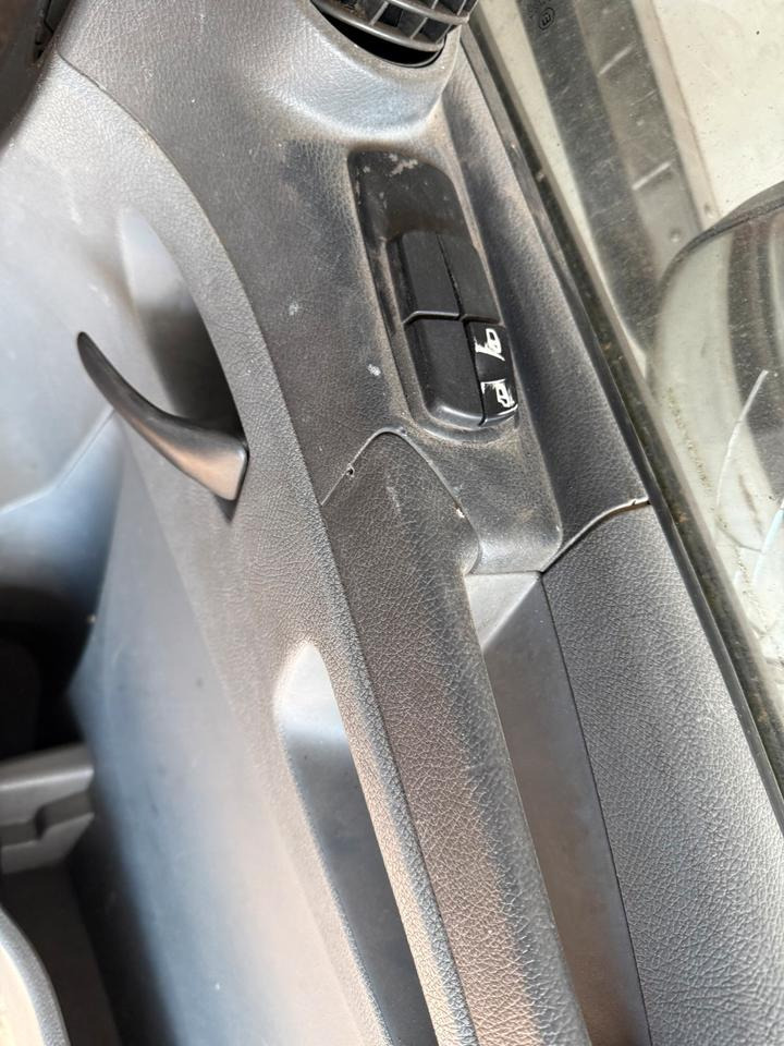 Mercedes Atego Beifahrertür weiß Spiegel Innenverkleidung - Dvere a diely pre Nákladné auto: obrázok 3 Mercedes Atego Beifahrertür weiß Spiegel Innenverkleidung - Dvere a diely pre Nákladné auto: obrázok 3